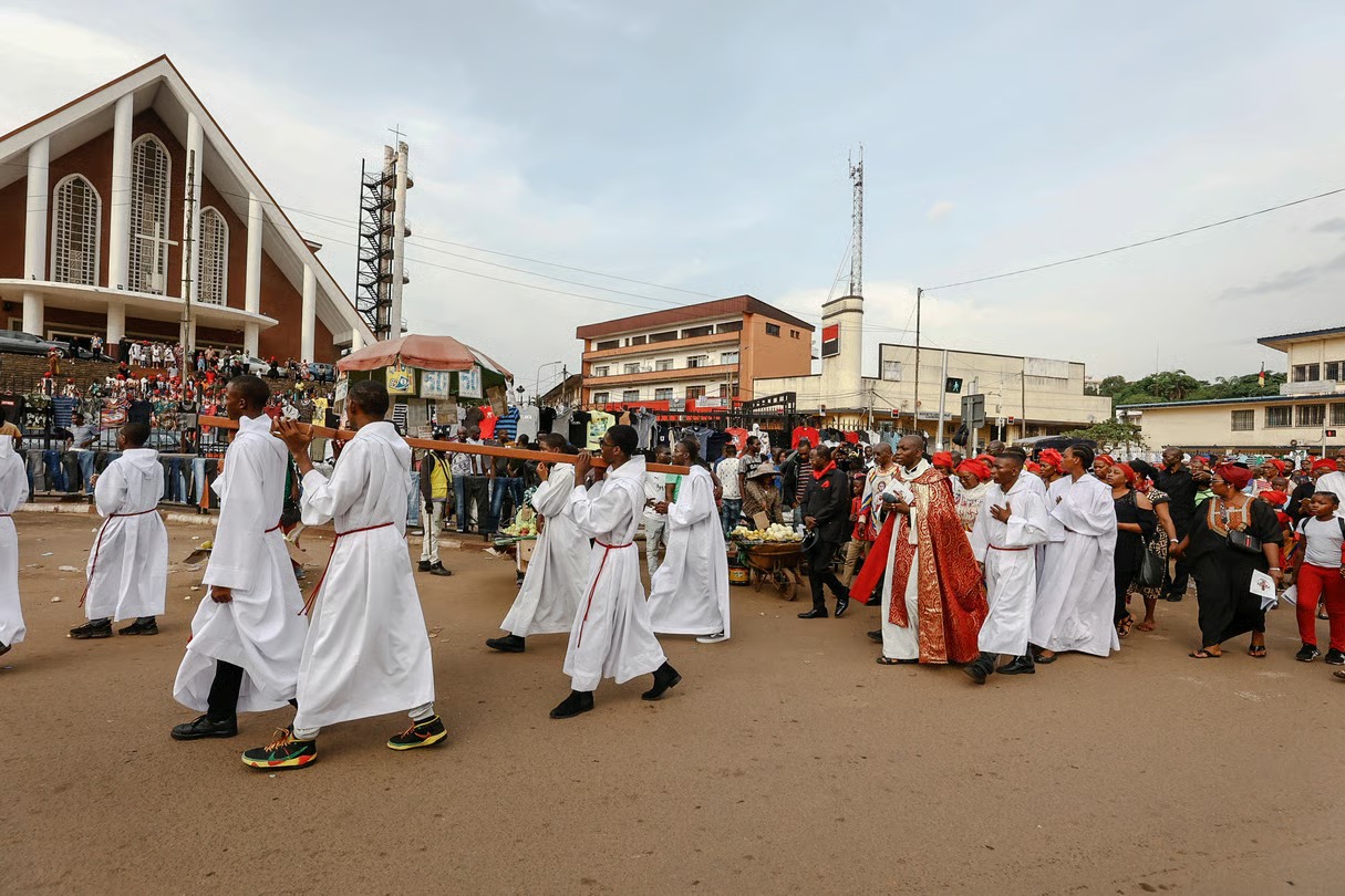 Non à un autre mandat : le cri de Mgr Kleda contre le pouvoir de Biya
